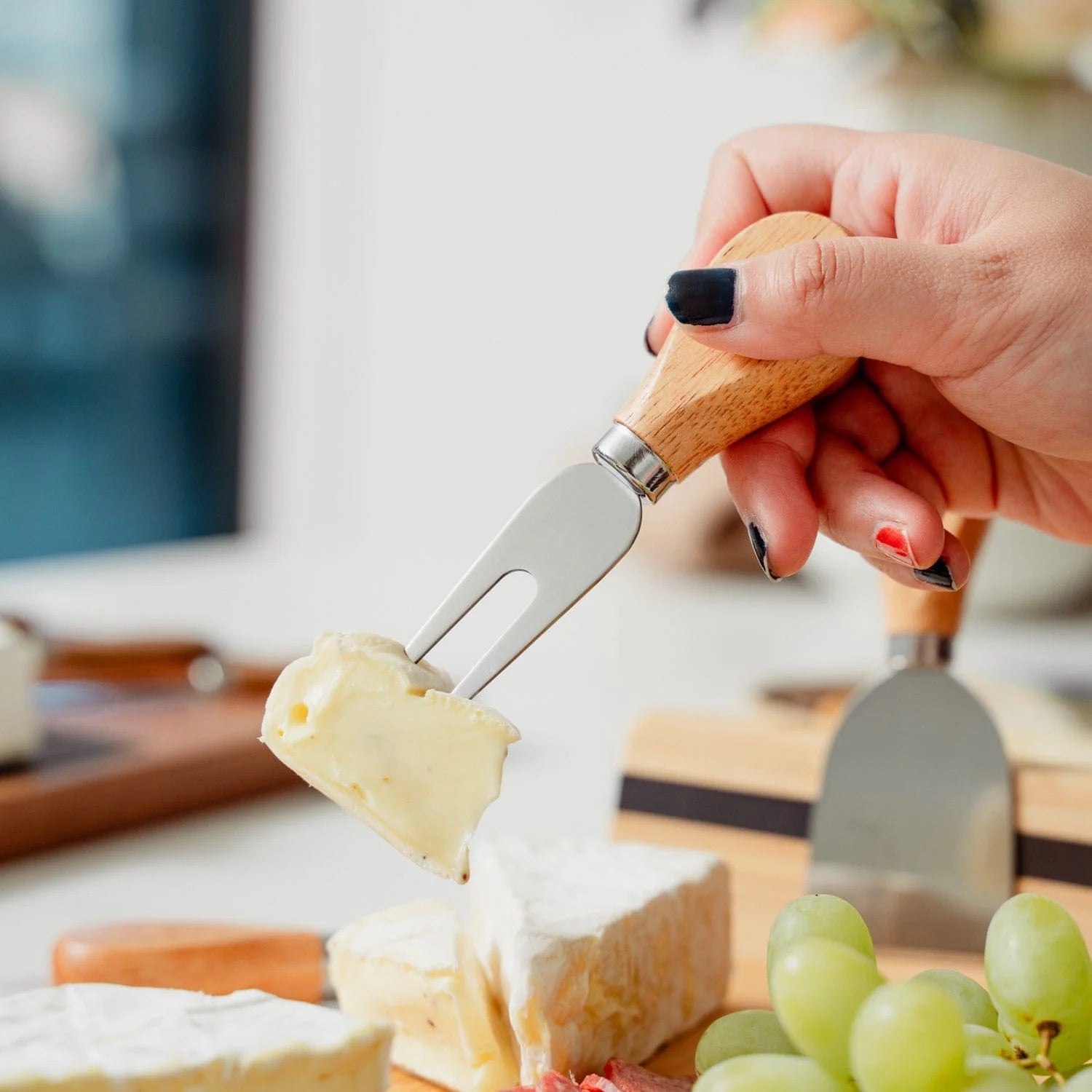 Bamboo Cheese Board and Knife Set